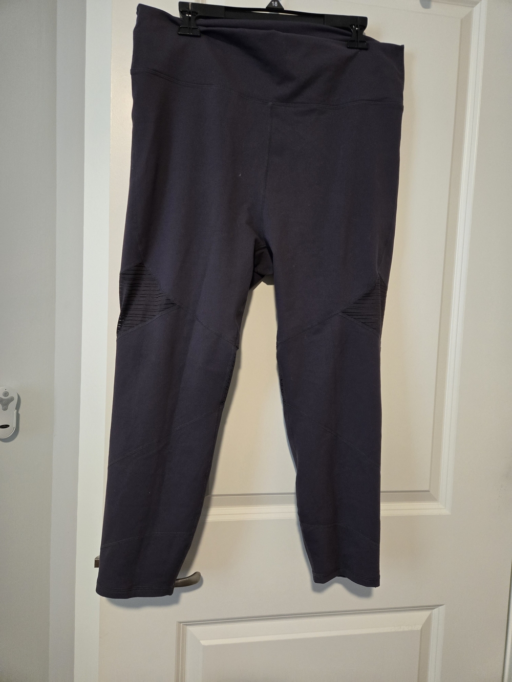 Fabletics Powerhold Gray Athletic Leggings NWOT.